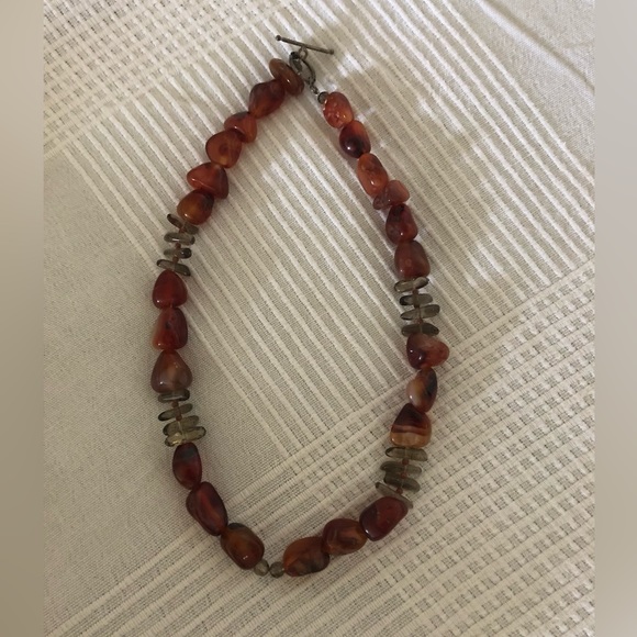 Jewelry - Stone Becklace